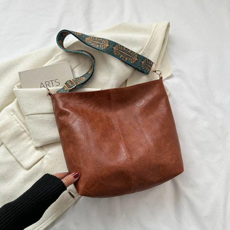 Daphne | Vintage Faux Leather Shoulder Bag